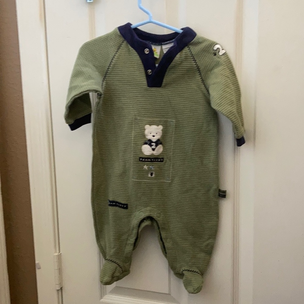 FINAL MARKDOWN Sesame Street infant footed one piece 3-6 months